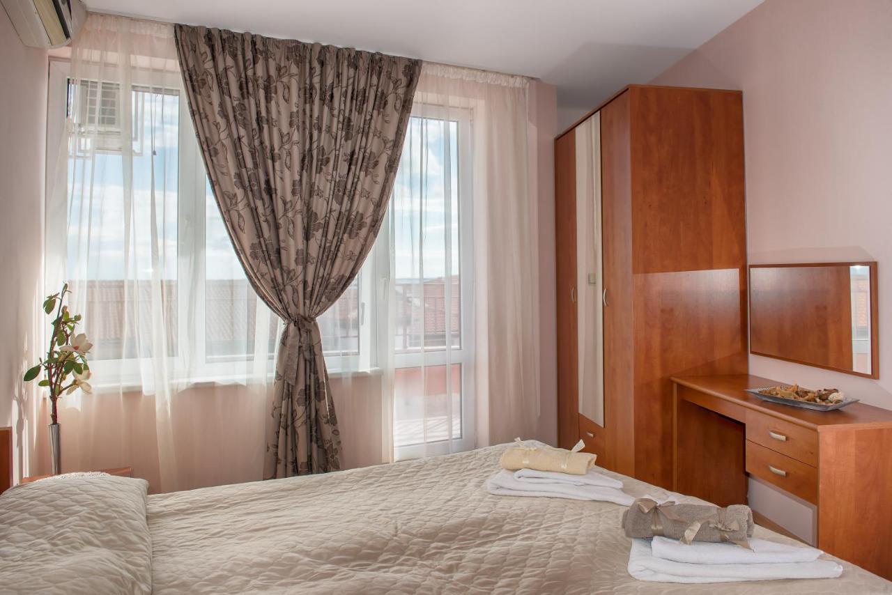 Privilege Beach Apartments Sveti Vlas Exterior photo